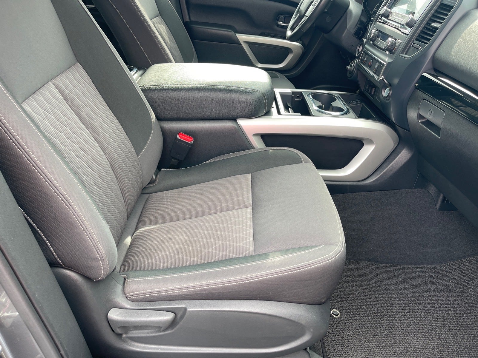 2024 Nissan Titan XD SV