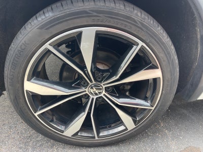 2023 Volkswagen Tiguan SEL R-Line