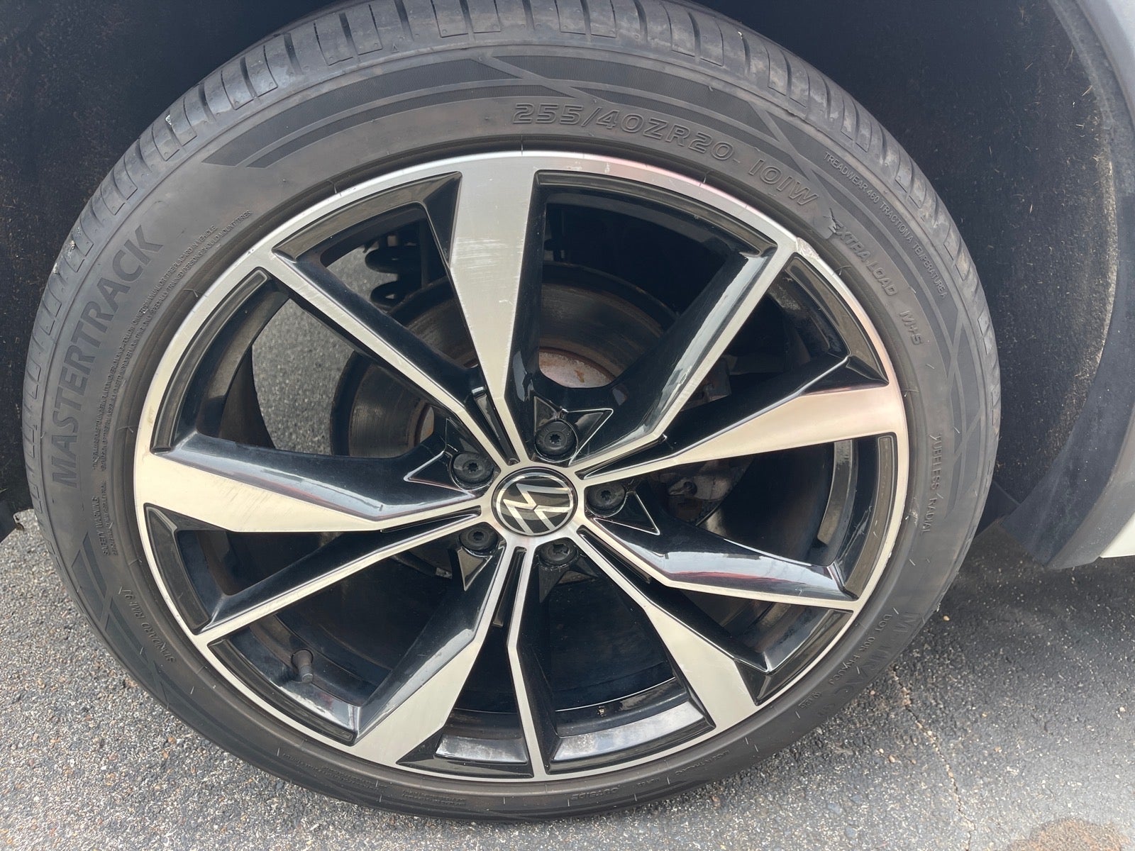 2023 Volkswagen Tiguan SEL R-Line