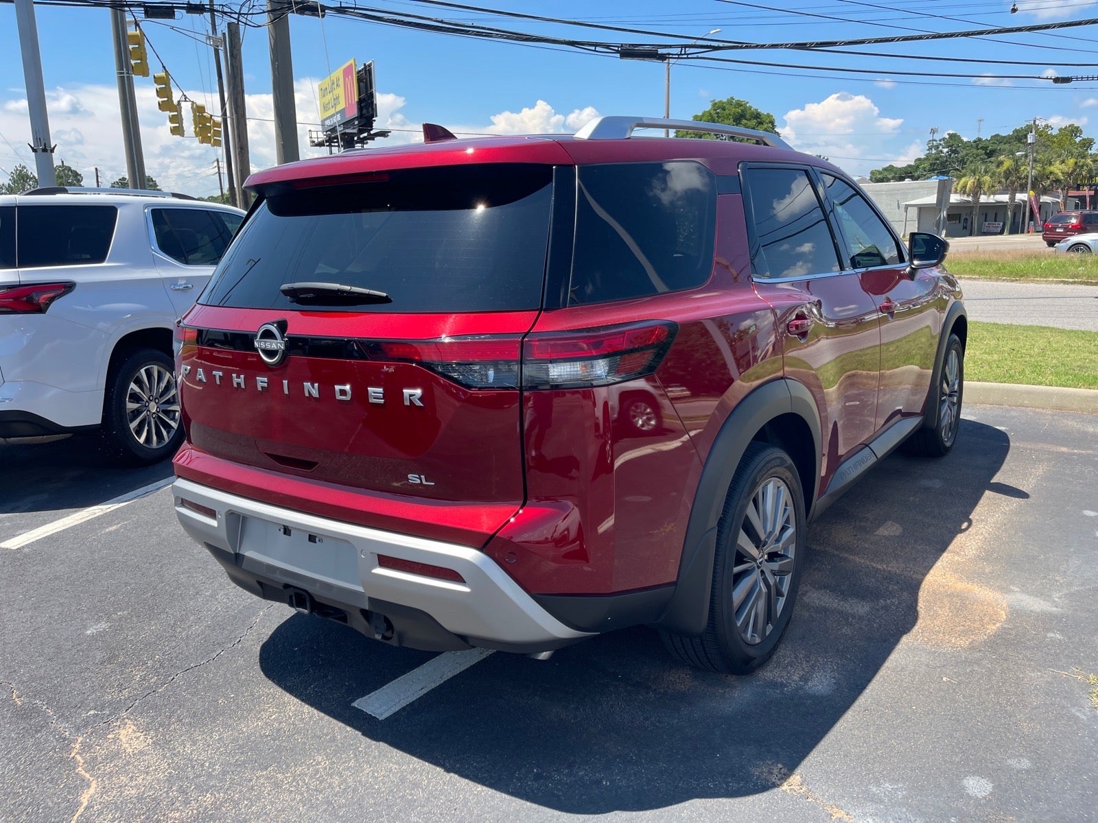 2025 Nissan Pathfinder SL
