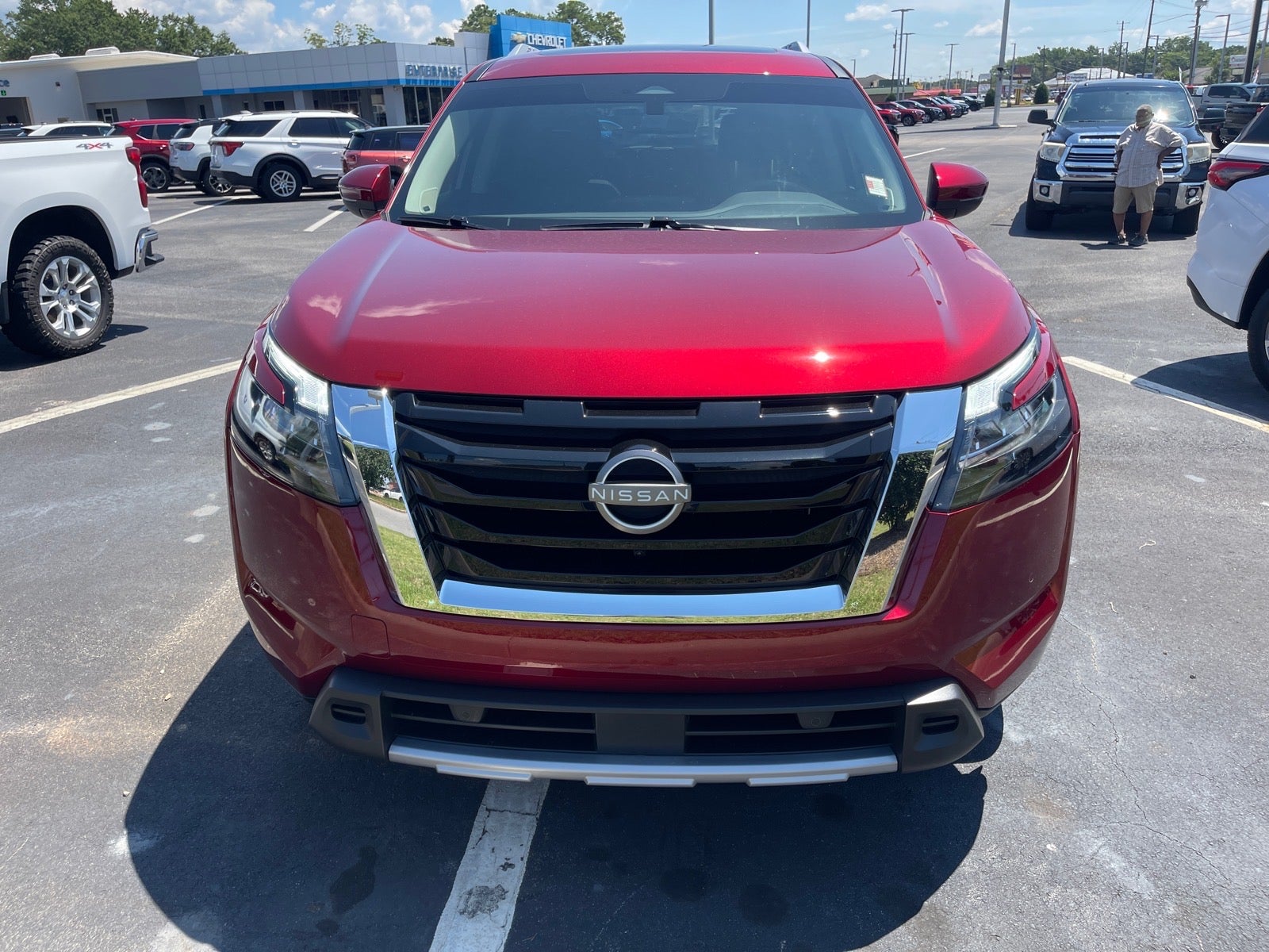 2025 Nissan Pathfinder SL